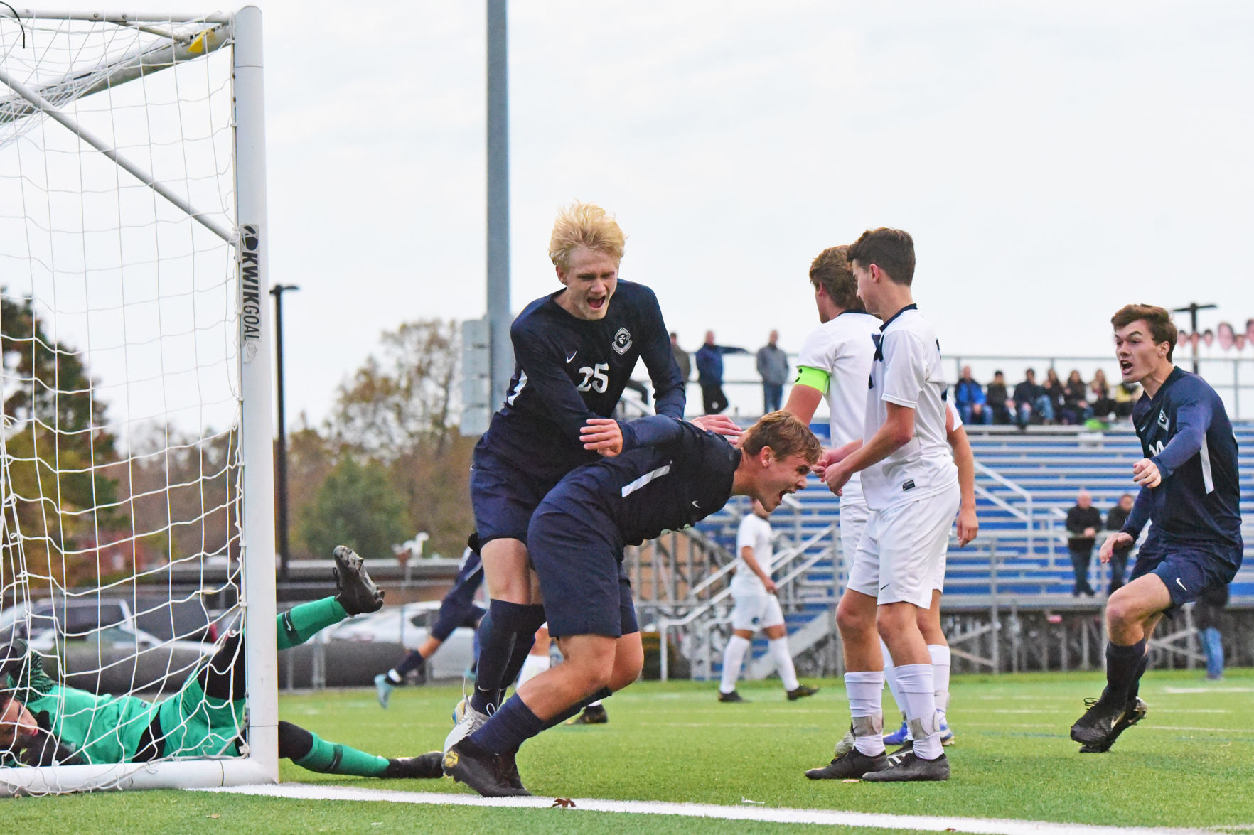 110819_spt_prepsoccer 7